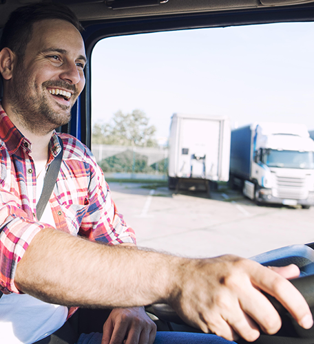 homme camion au volant